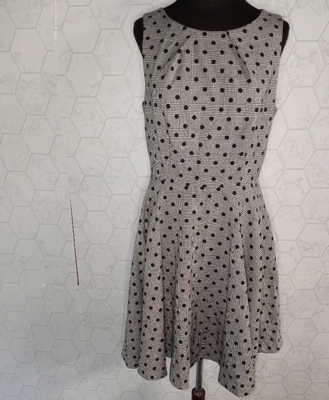 ELLE Plaid polka-dot flare dress in gray/black - Picture 7 of 16